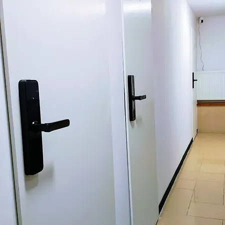 אכסניה Spisaka For Mens - Self Check-in ורשה